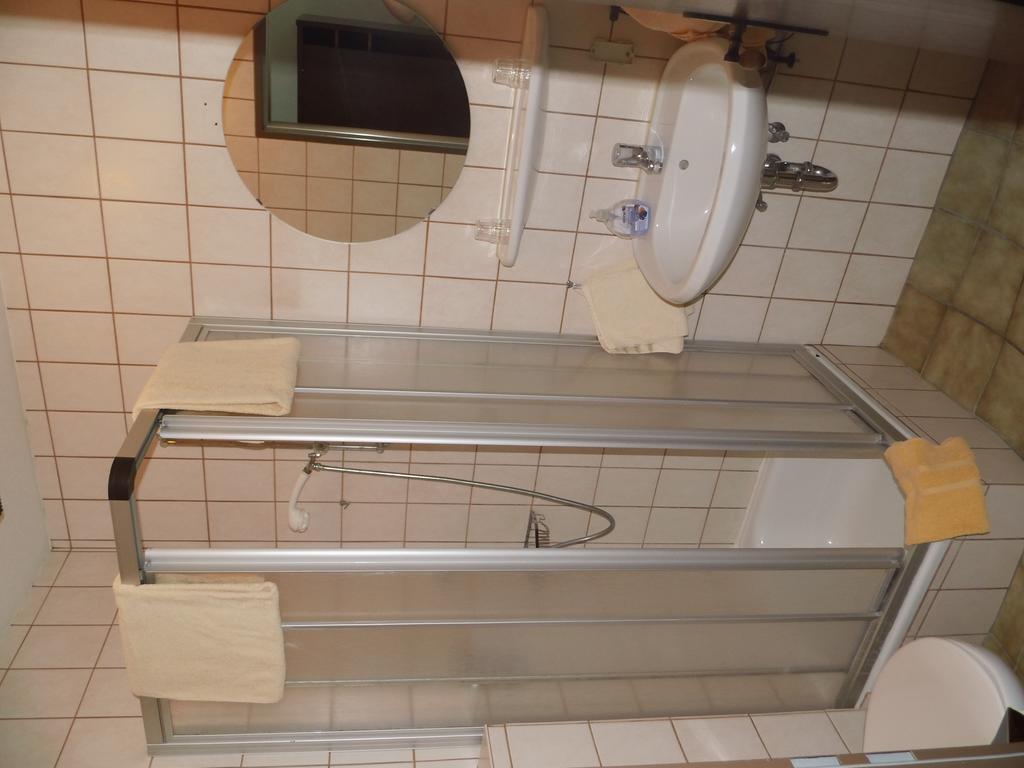 Hotel Zum Lutten Didi Friedeburg Номер фото